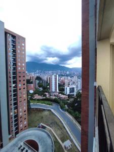 Tranquilo, cómodo, seguro, apartamento en Sabaneta