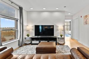 Beautiful 2BR in Southend Boston