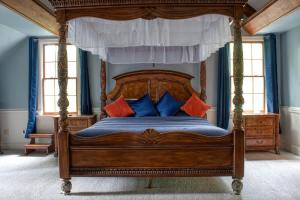 Creekside Haven with Dock & Scenic Views