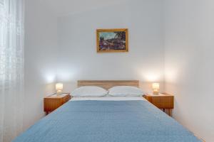 Seafront apt with terrace 4 bedrooms and mooring