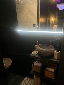 Lécrin Secret Suite & NETFLIX Aubagne-Cassis-Marseille