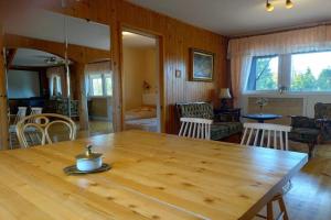 Half of a holiday home, huge garden, pond