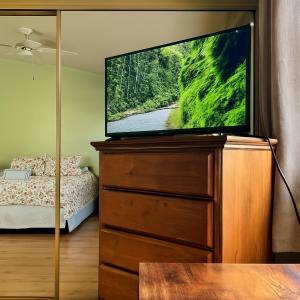 Meadow Harvest Suite with TV and private bathroom