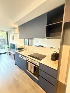 CBD - Pool - Sleeps 4 - Parking