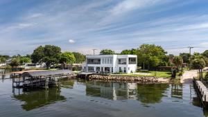 2-Story Indian Riverfront Oasis Dock & Views