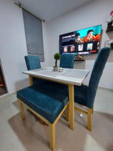 Apartamento en condominio con piscina