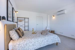 Casa Estrada Da Rocha With Pool