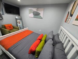 2BR Lower Garden-Level Apt 20min