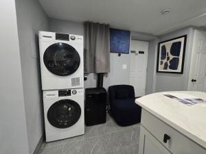 2BR Lower Garden-Level Apt 20min
