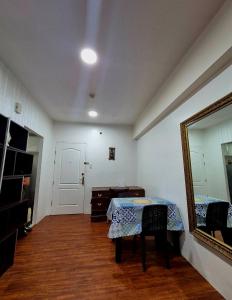 1BR Retro-styled Condo unit in BGC, Taguig City