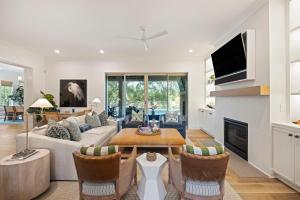 VB317: 317 Victory Bay