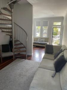 3 bed cosy terrace in the heart of Paddington - close to Allianz Stadium