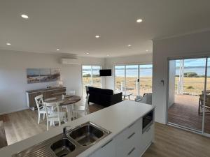 Pelican Lagoon Retreat