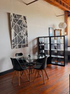 420 Friendly SKYLINE view Downtown Loft FREE Parking