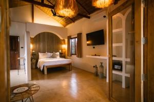 Halina Villa with pool