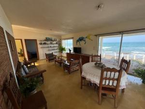 House on the sea - Casa del Cangrejo Azul