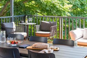 Mollymook Golden Sands - timeless 5 BR beach house