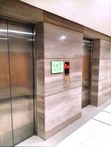 Cozy Modern Studio Two Palm Tree Villas