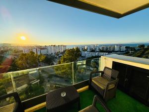 Sunlit 2-Bedroom Apartment with a Pool & Sea Views