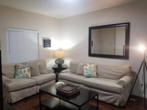 3 Bed 2 Bath Condo in Lucaya Village Near Disney townhouse