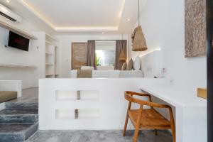 Villa Ruta II - Luxury 2BR tropical villa next to Luna BC and Nyanyi beach