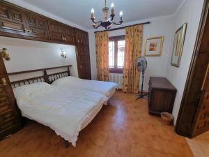 Casa de vacaciones a 700m de la playa con piscina privada - HISP-236-183