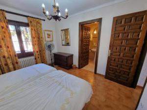 Casa de vacaciones a 700m de la playa con piscina privada - HISP-236-183