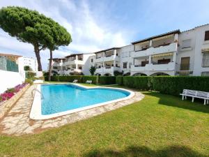 Apartamento en LEscala con piscina y parking, a 600m de la playa - HISP-236-153