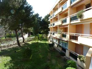 Studio à Bormes-les-Mimosas avec balcon et parking privatif - FR-1-251-886