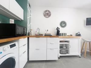 Studio climatisé à La Madrague avec Wi-Fi, proche plage - FR-1-770-68