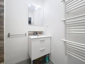 Studio climatisé à La Madrague avec Wi-Fi, proche plage - FR-1-770-68