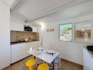 Charmant T2 duplex avec clim et parking privé, proche plage - FR-1-770-69