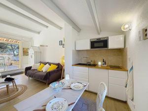 Charmant T2 duplex avec clim et parking privé, proche plage - FR-1-770-69