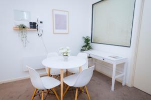 Peaceful 2bedroom w sofabed Parking available