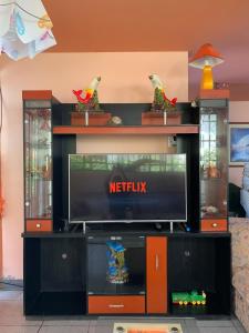 Encanto azul Jardín, Parrilla y juegos