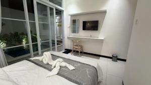 Villa Heart singakerta with a rice fields view