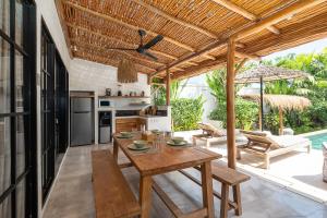 Villa Ruta II - Luxury 2BR tropical villa next to Luna BC and Nyanyi beach