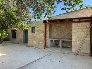 I Elea Village House with Courtyard