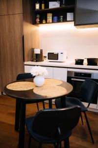 2bedroom city central appletv Homepod pool sauna