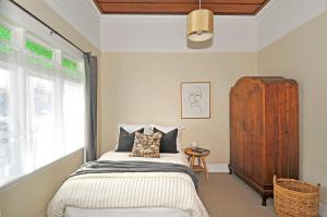 Napier Escape - stylish villa close to the sea
