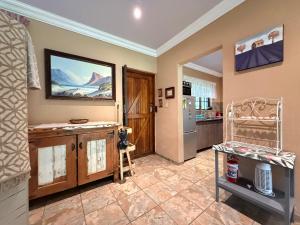 Honeypot Fly Fishing Eco Chalet