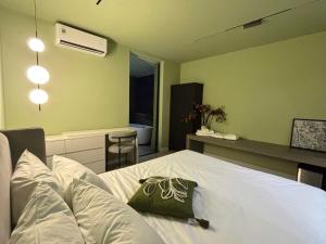 Pin Skyview Suite