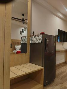 Urban Stay Grand Anukampa with Gym and Pool