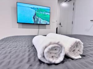 2bedroom city central appletv Homepod pool sauna