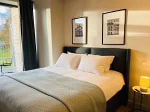 Sunny apartment with a balcony by the sea