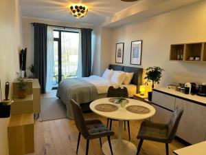 Sunny apartment with a balcony by the sea