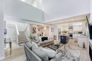 601-Lavish Family Home w AC & Patio near Meta & Stanford