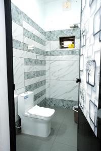 PATHIRAMANAL Service Villas