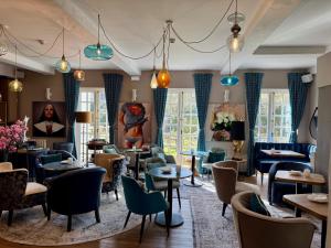 Chateau De Montreuil