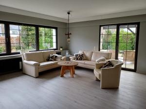 Eifelruhe 2 in Schleiden - inklusive Garage, großer Terrasse und 3 Schlafzimmer - ideal für Familien und Freunde - Hunde freundlich